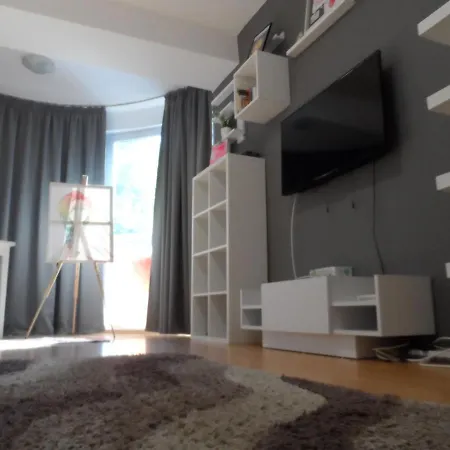 M@d Apartment