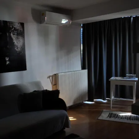 M@d Apartment