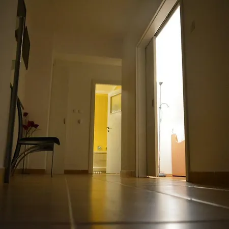 M@d Apartment